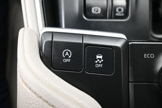 Used 2024  Toyota XLE image 27