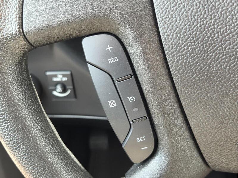 Used 2025 Summit White CHEVROLET RWD 3500 155" LT image 30