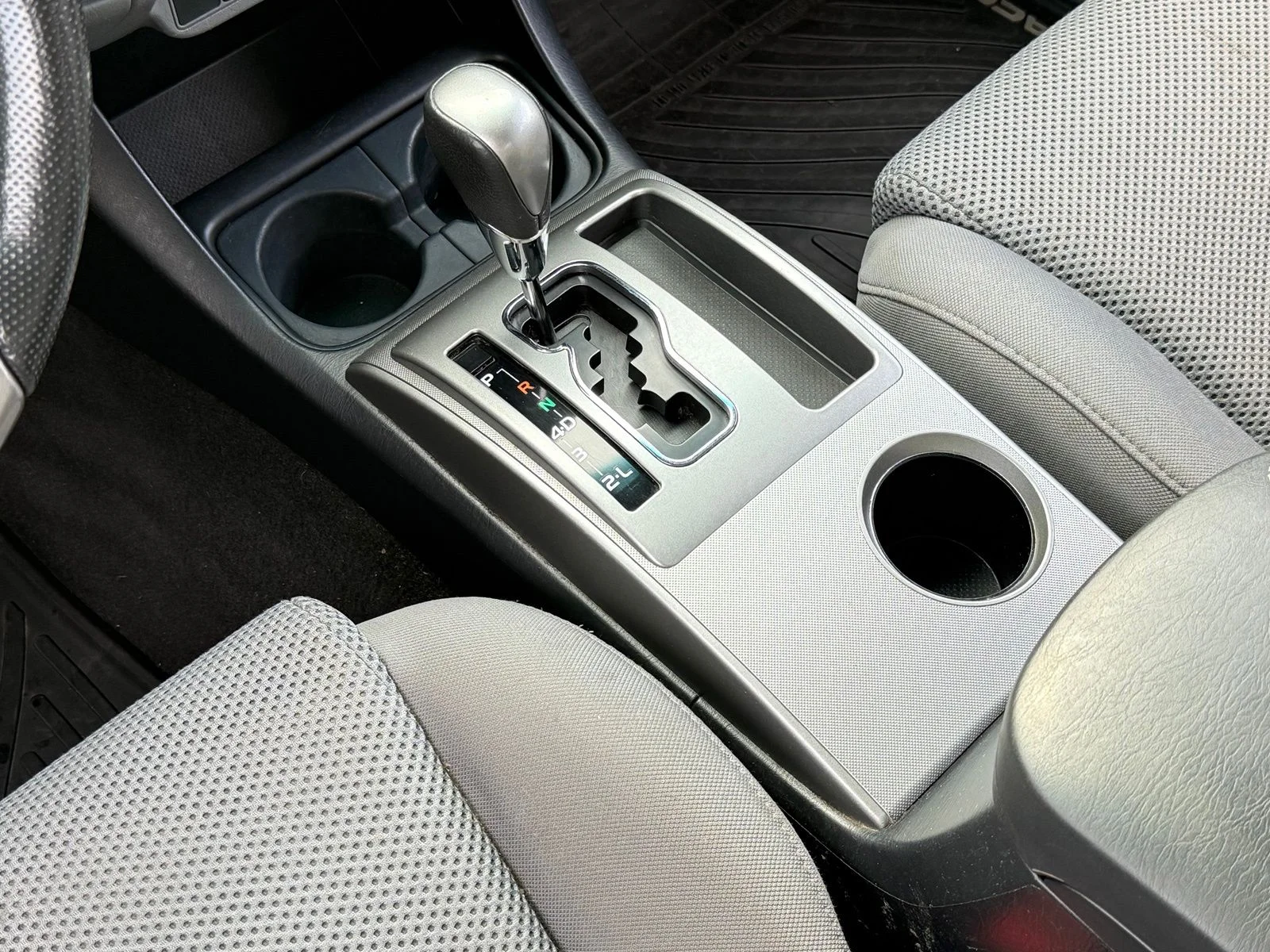 Used 2012 White Toyota Base image 21