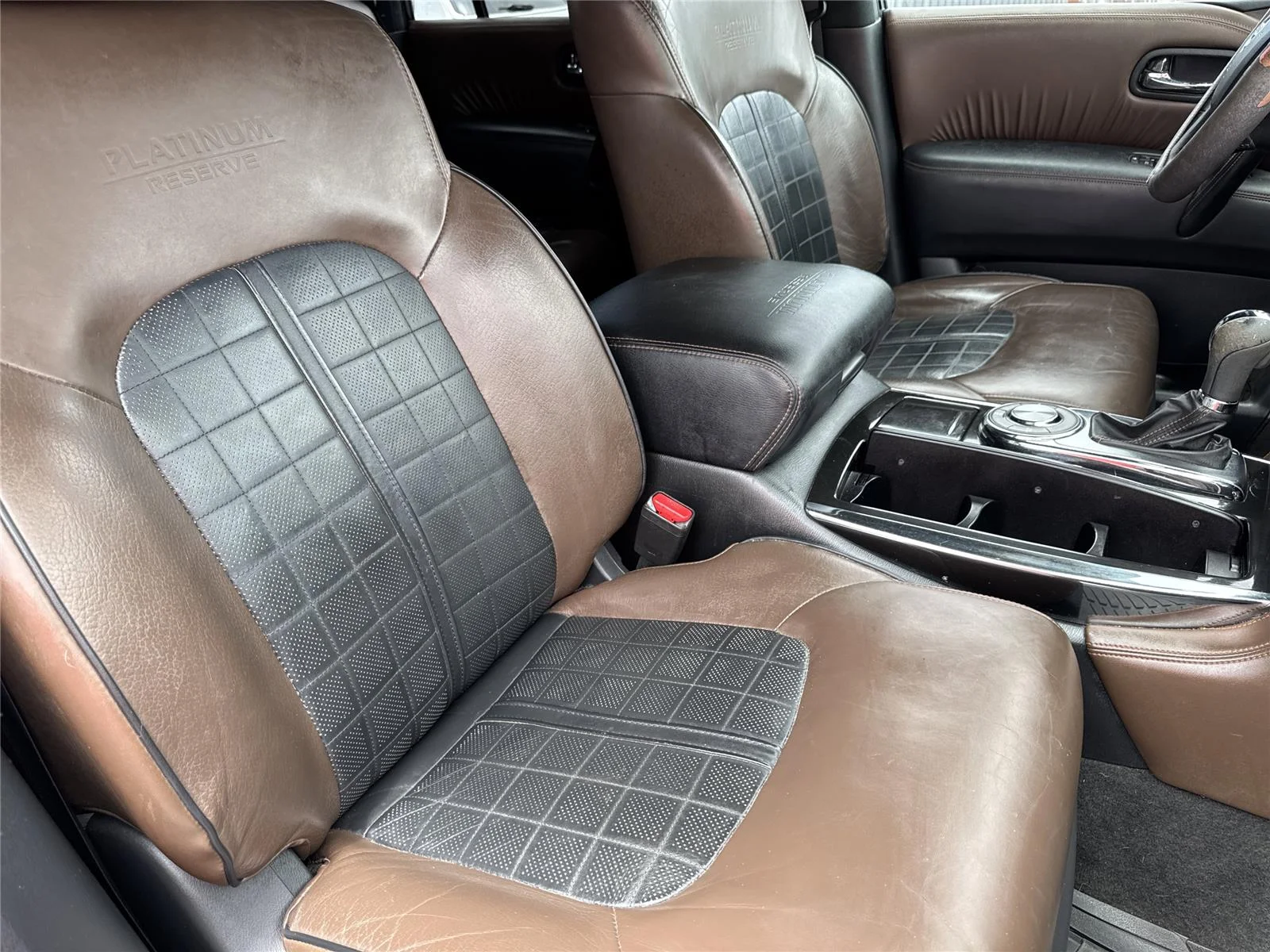 Used 2019 Super Black Nissan Platinum image 39