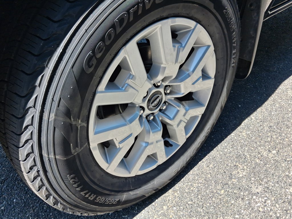 2023 Nissan Frontier SV - Photo 8