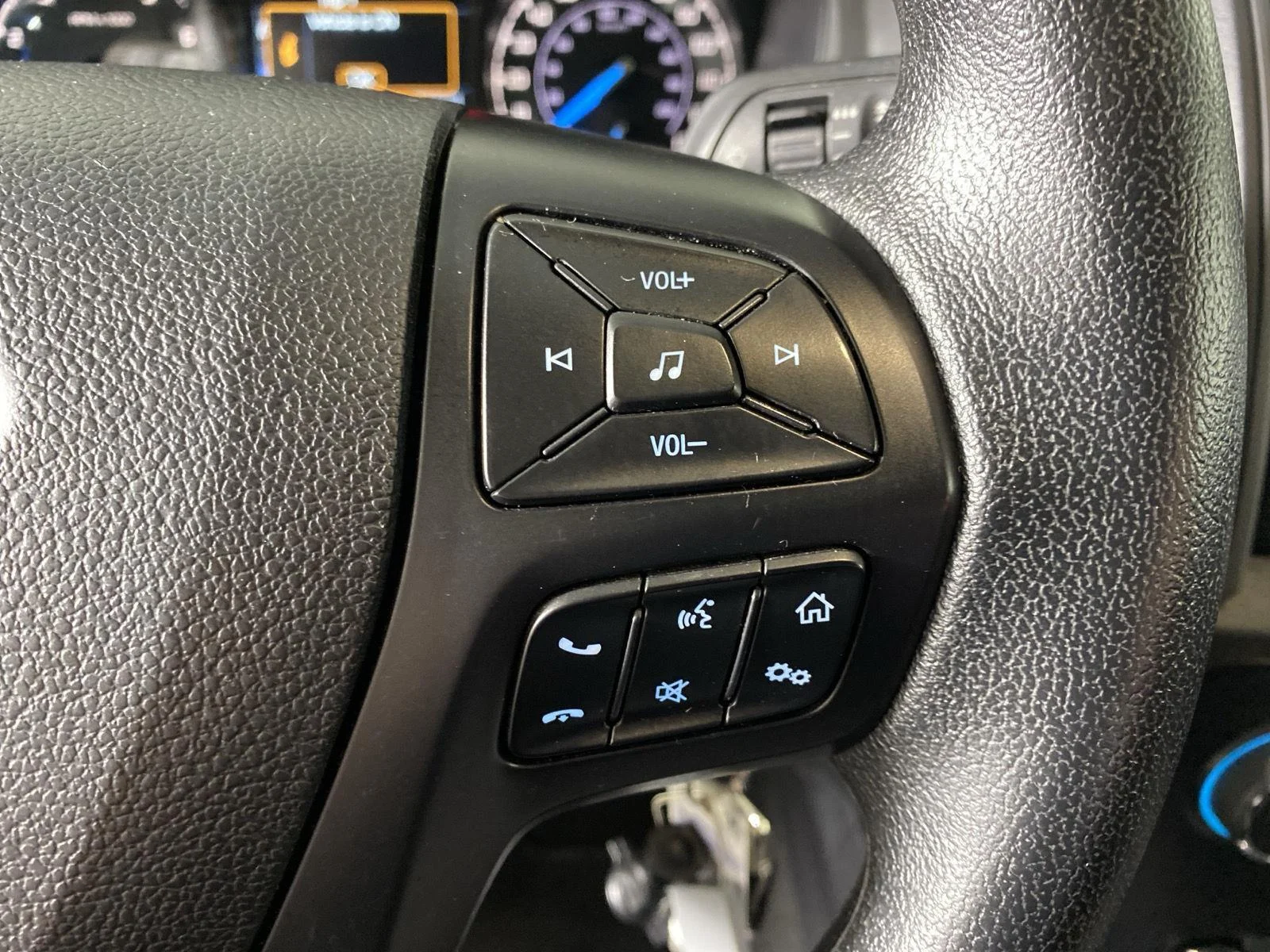 Used 2019 Oxford White Ford XL image 18