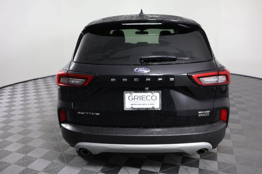 Used 2024 Black Metallic Ford Active image 7