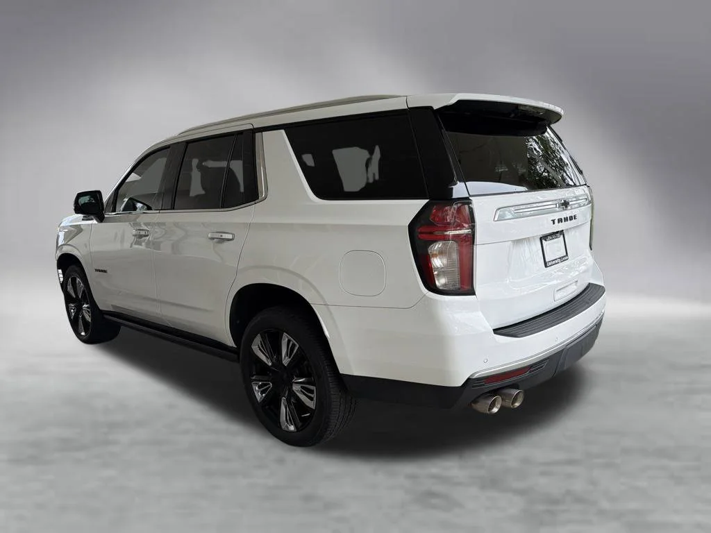 Used 2022 White Chevrolet High Country image 4