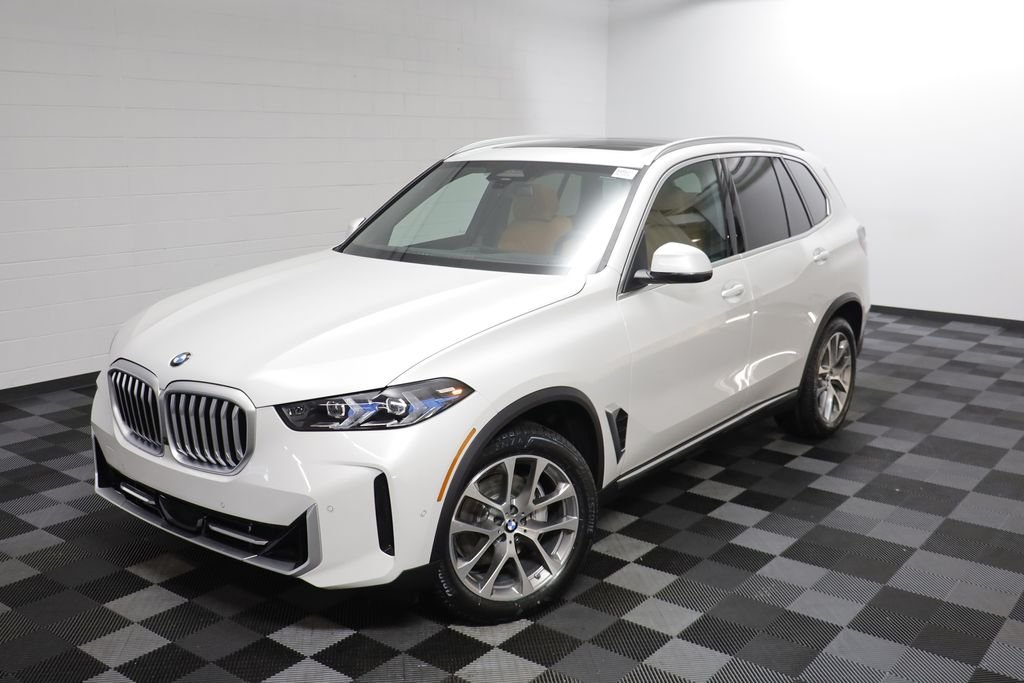 New 2026 Mineral White Metallic BMW xDrive40i image 2