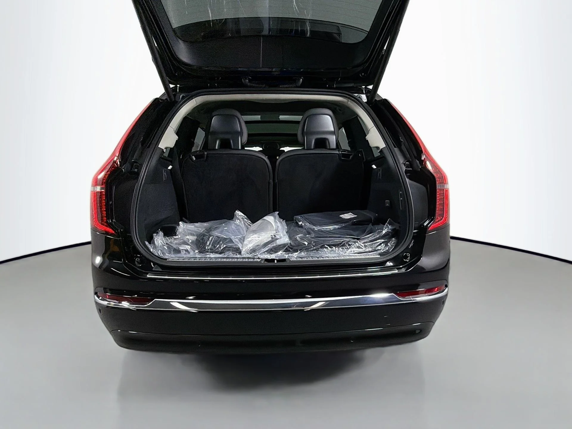 New 2026 Black Volvo T8 Ultra image 26