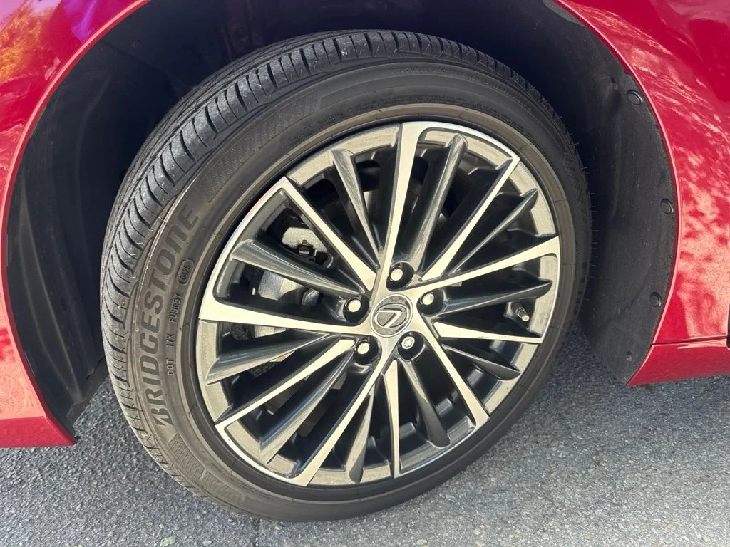 Certified Used 2025 RED MC.CS. Lexus 300h image 12