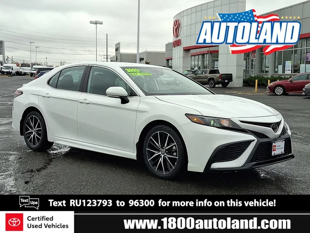 2024 Toyota Camry SE