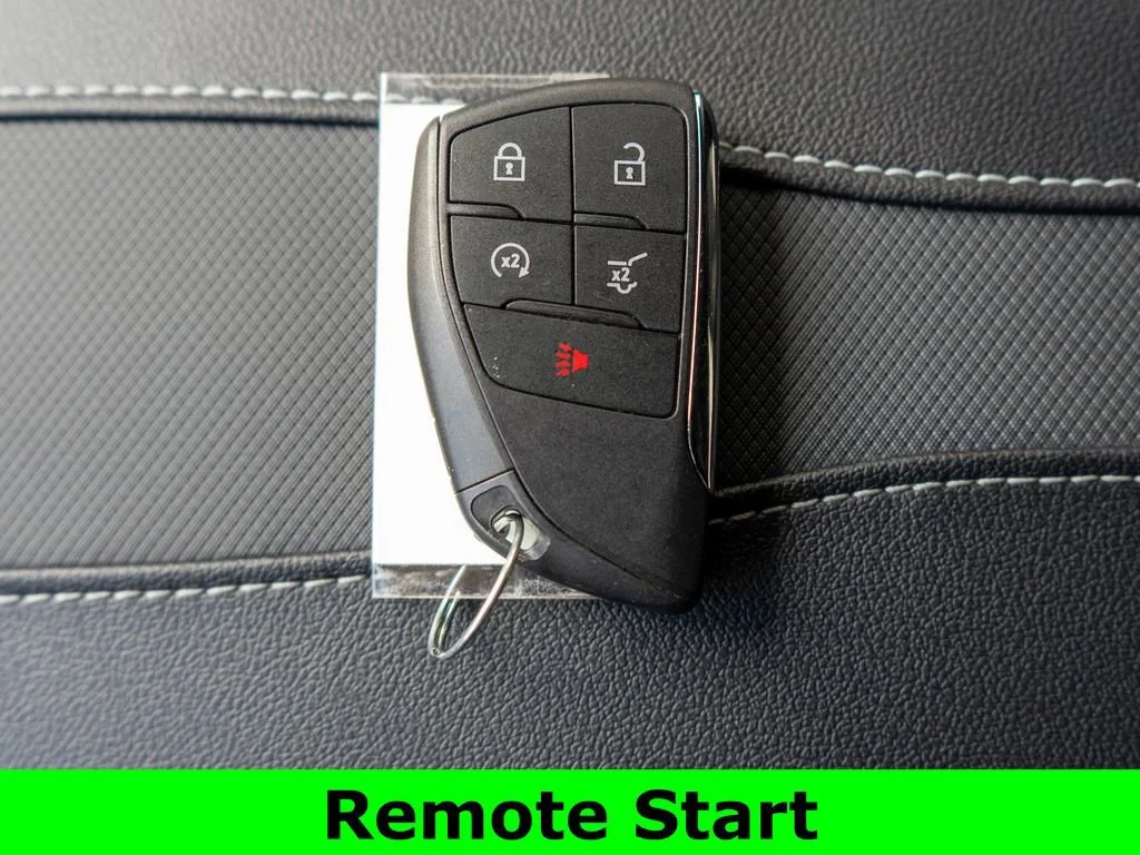 Used 2026 Polar White Tricoat Chevrolet Z71 image 30