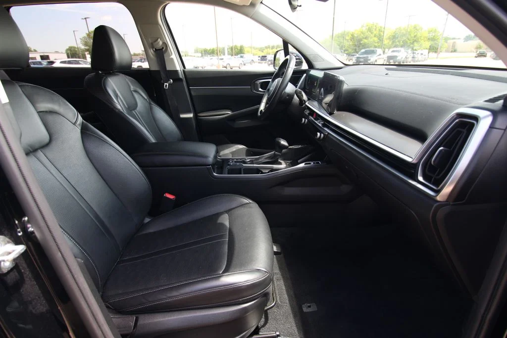 Used 2024 Black Kia S image 8