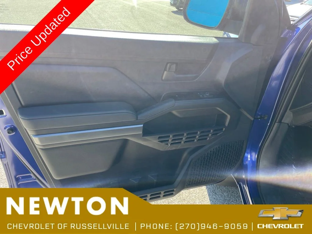 Used 2025 Blue Toyota SR5 image 8