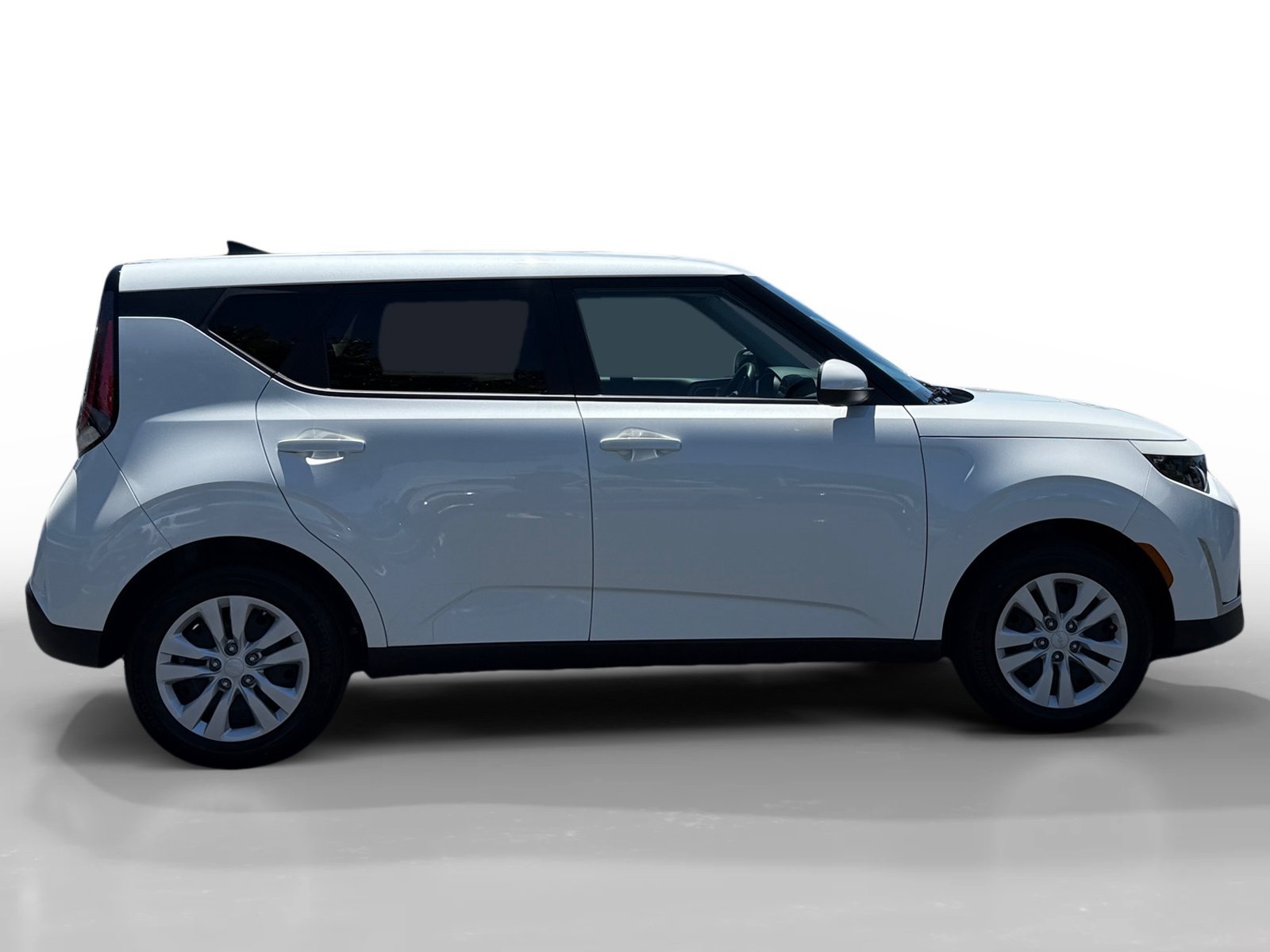 Used 2023 Snow White Pearl Kia LX image 6