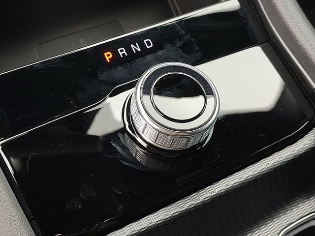 New 2026 Diamond Black Crystal Pearlcoat Jeep Laredo image 19