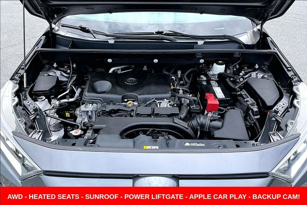 Used 2020 Gray Toyota XLE Premium image 29