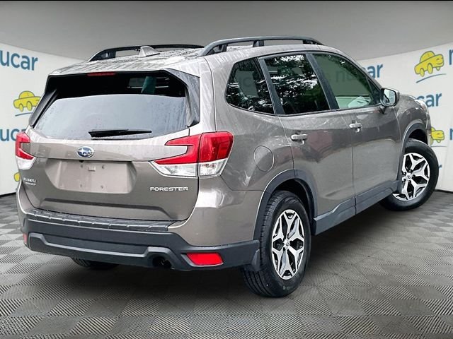 Used 2023 Brown Subaru Premium image 13
