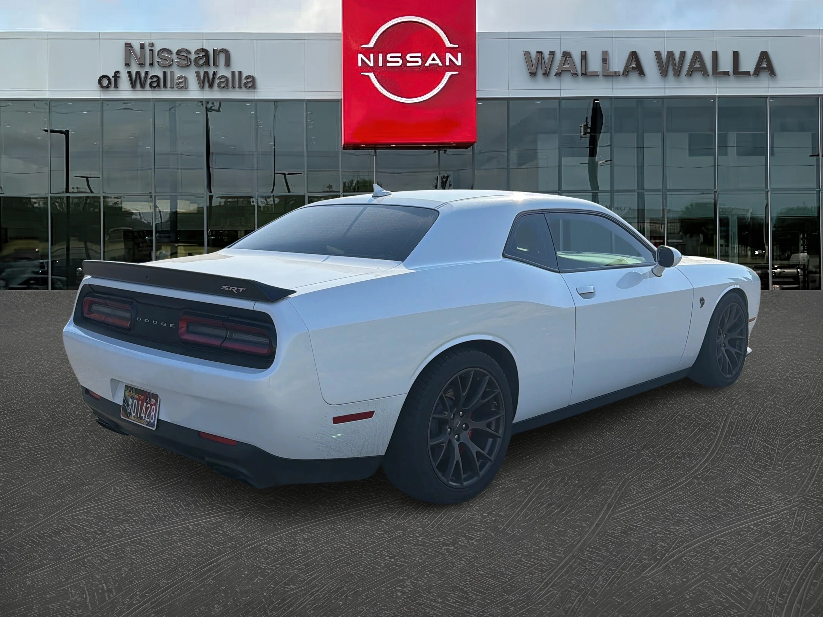 2016 Dodge Challenger SRT - Photo 7