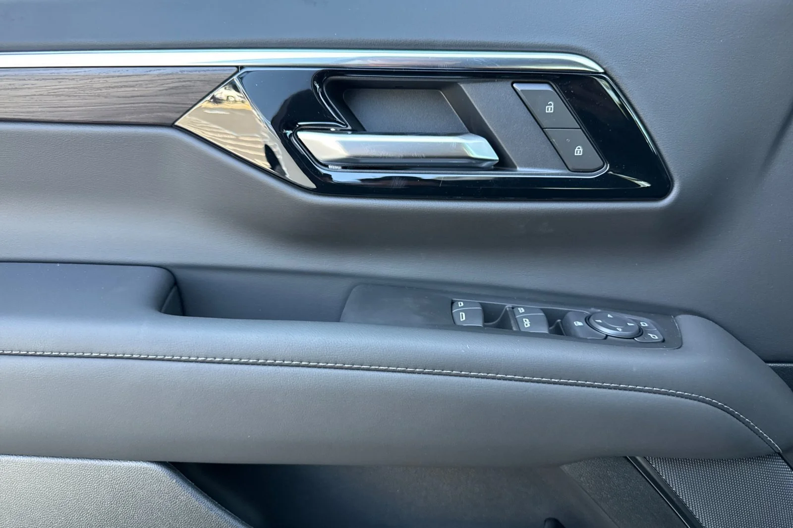 2026 Chevrolet Tahoe LS - Photo 10