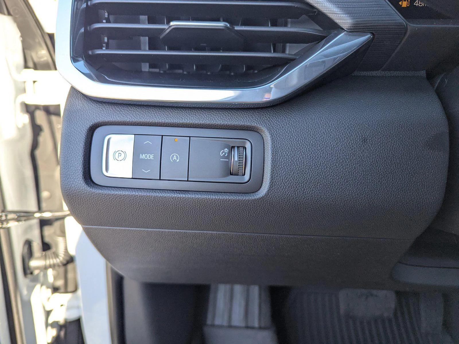 New 2026 Summit White GMC Elevation image 26