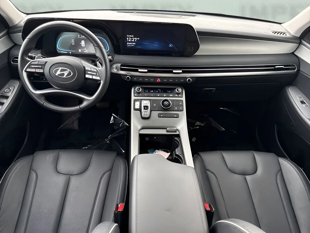 Used 2025 Charcoal Hyundai SEL image 29