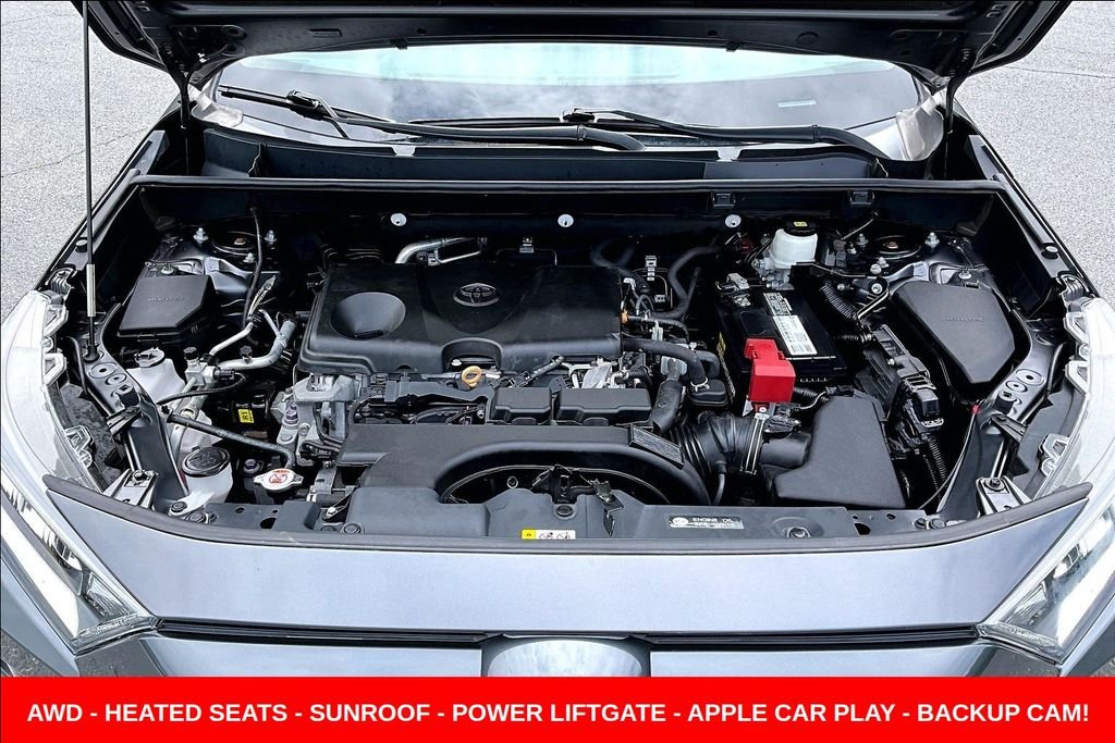 Used 2020 Gray Toyota XLE Premium image 29