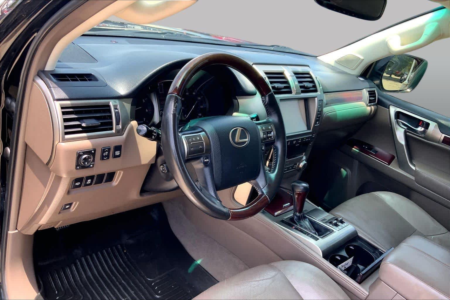 Used 2019 Black Onyx Lexus Premium image 18