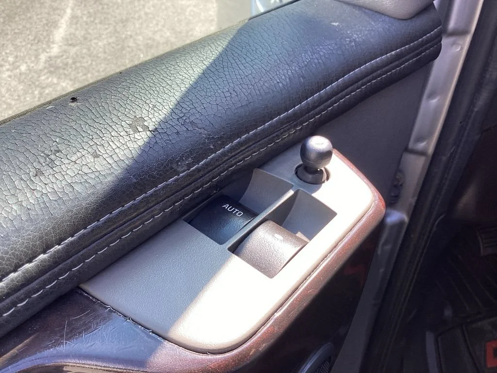 Used 2013 PURE SILVER METALLIC GMC Upfitter image 32