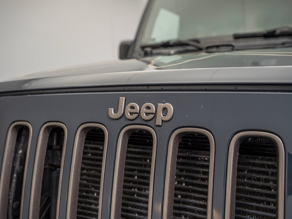 Used 2018 Rhino Clearcoat Jeep Unlimited Sport image 11