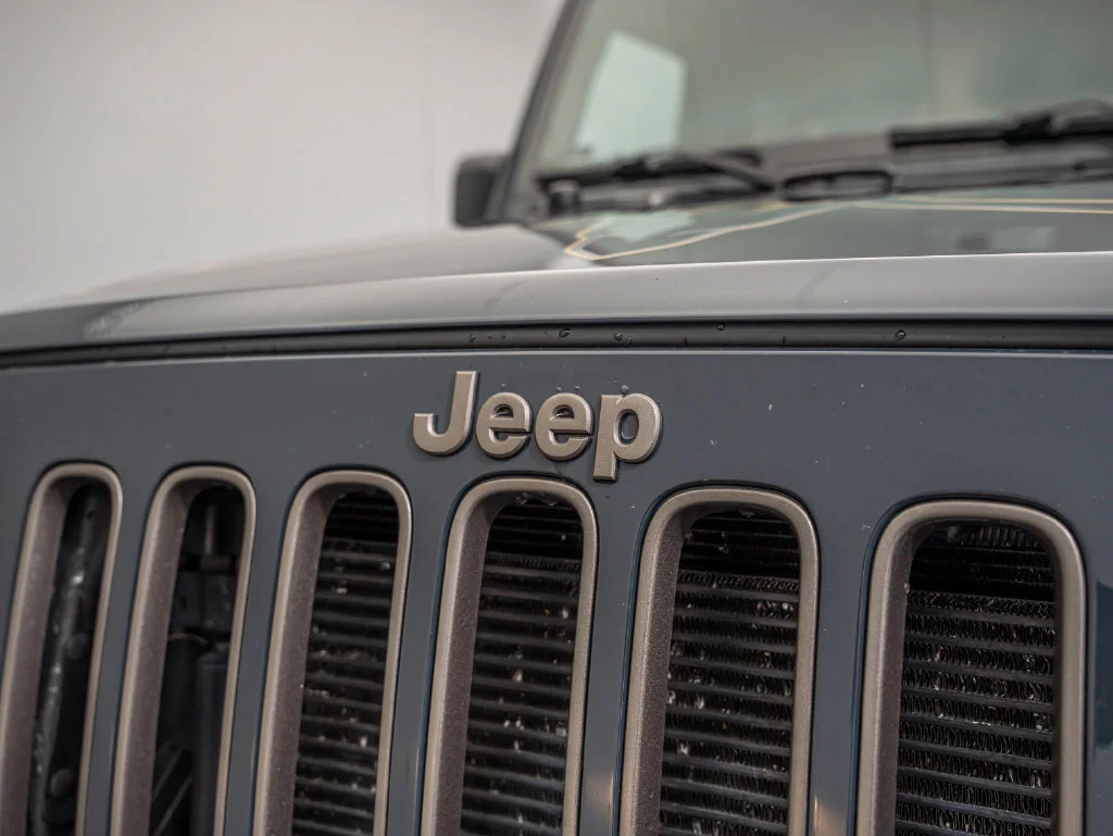 Used 2018 Rhino Clearcoat Jeep Unlimited Sport image 11