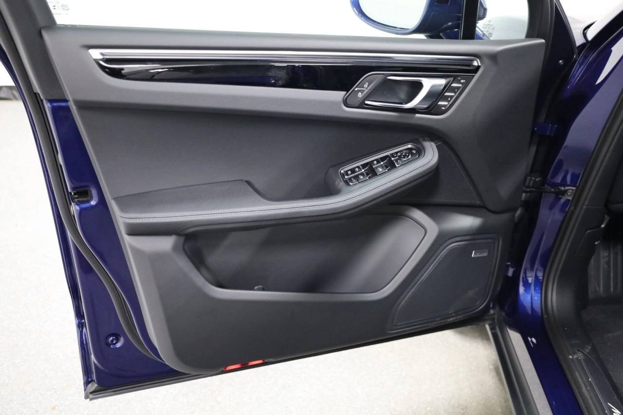 Used 2026 Gentian Blue Metallic Porsche  image 16