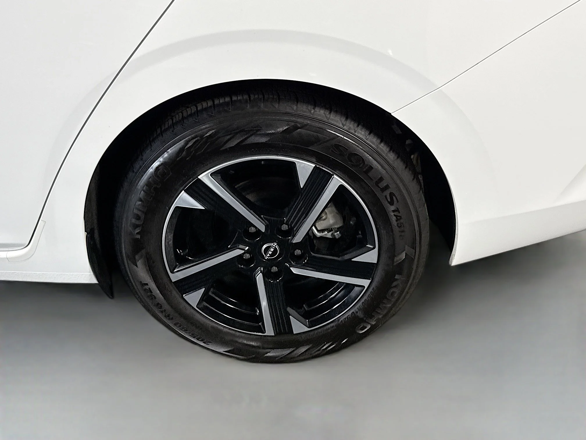 Used 2024 Fresh Powder Nissan SV image 33