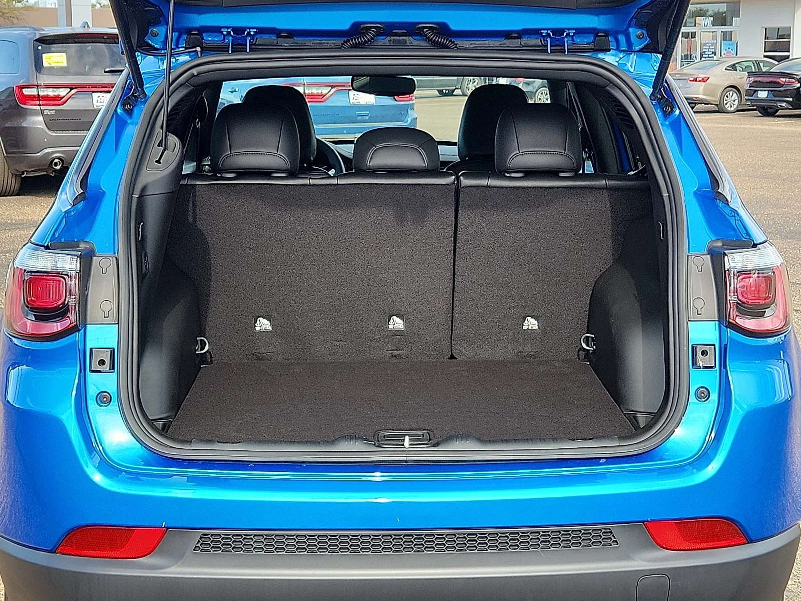 New 2026 Blue Jeep LATITUDE ALTITUDE 4X4 image 9