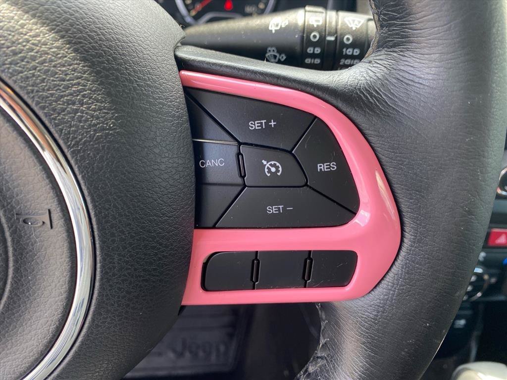 Used 2017 Glacier Metallic Jeep Latitude image 17