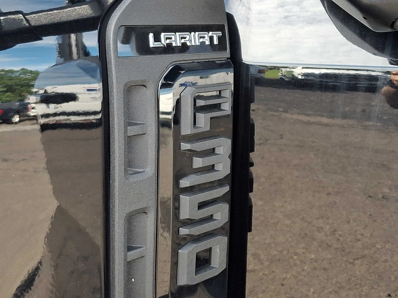 New 2026 Agate Black Metallic Ford F-350® Lariat® image 15