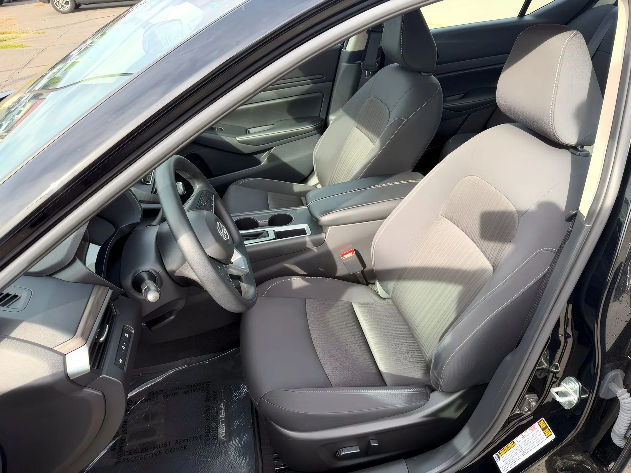 2025 Nissan Altima SV - Photo 15