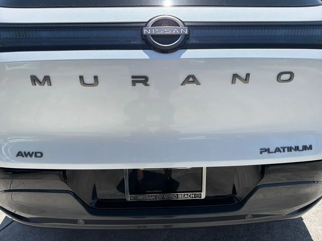 New 2026 Everest White Pearl TriCoat / Super Black Two-tone Nissan Platinum image 10