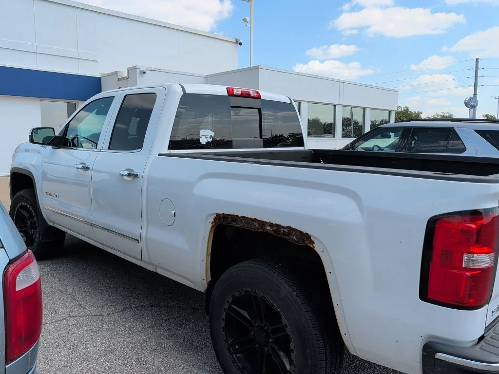 Used 2015 White GMC SLT image 4