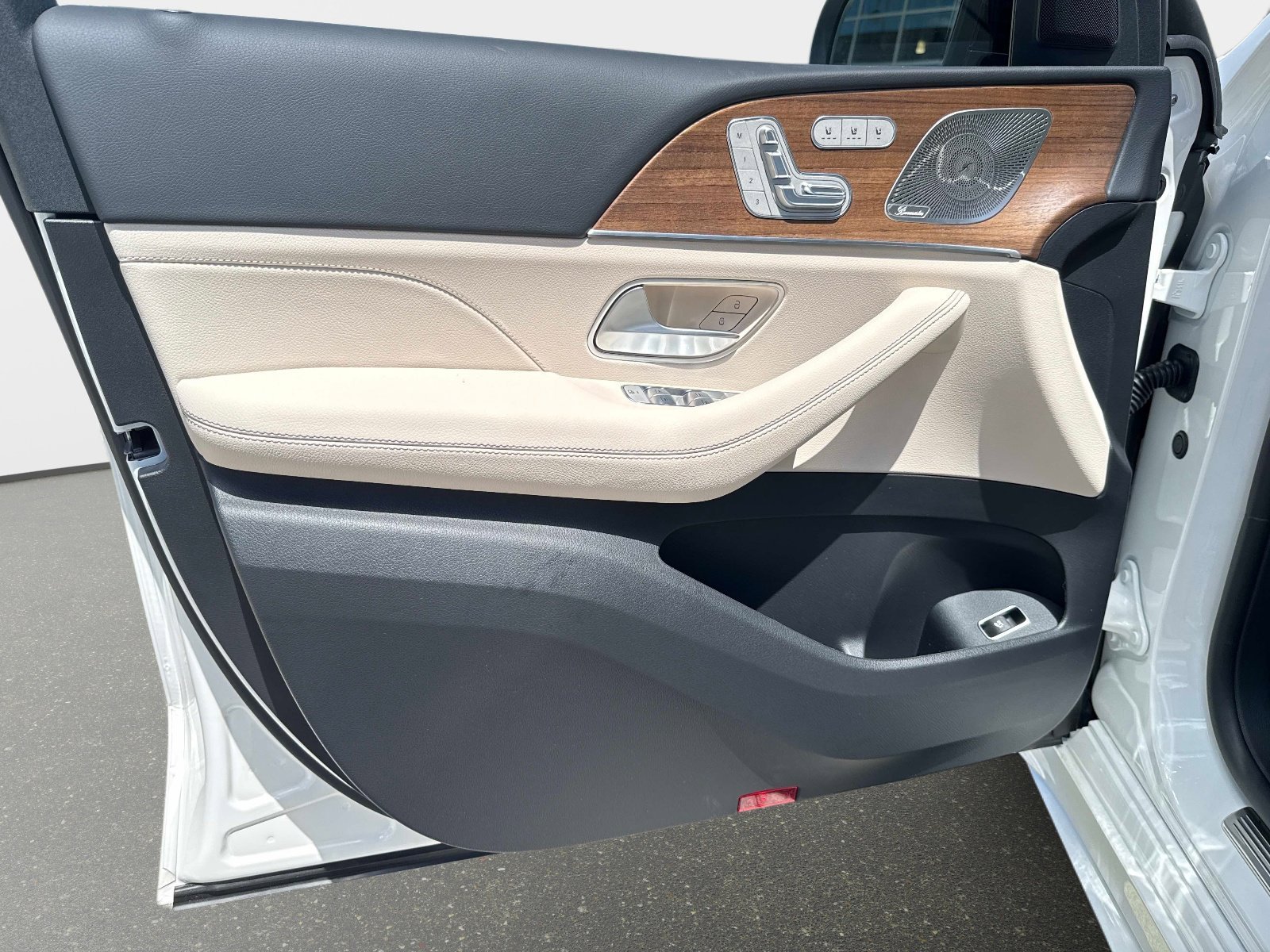 New 2026 Polar White Mercedes-Benz 350 4MATIC® SUV image 16