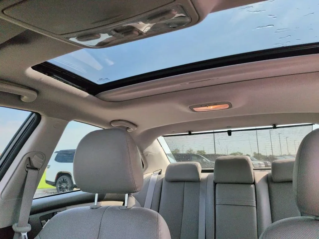 Used 2009 Gray Kia EX image 27