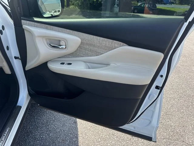 Used 2023 White Nissan SL image 24