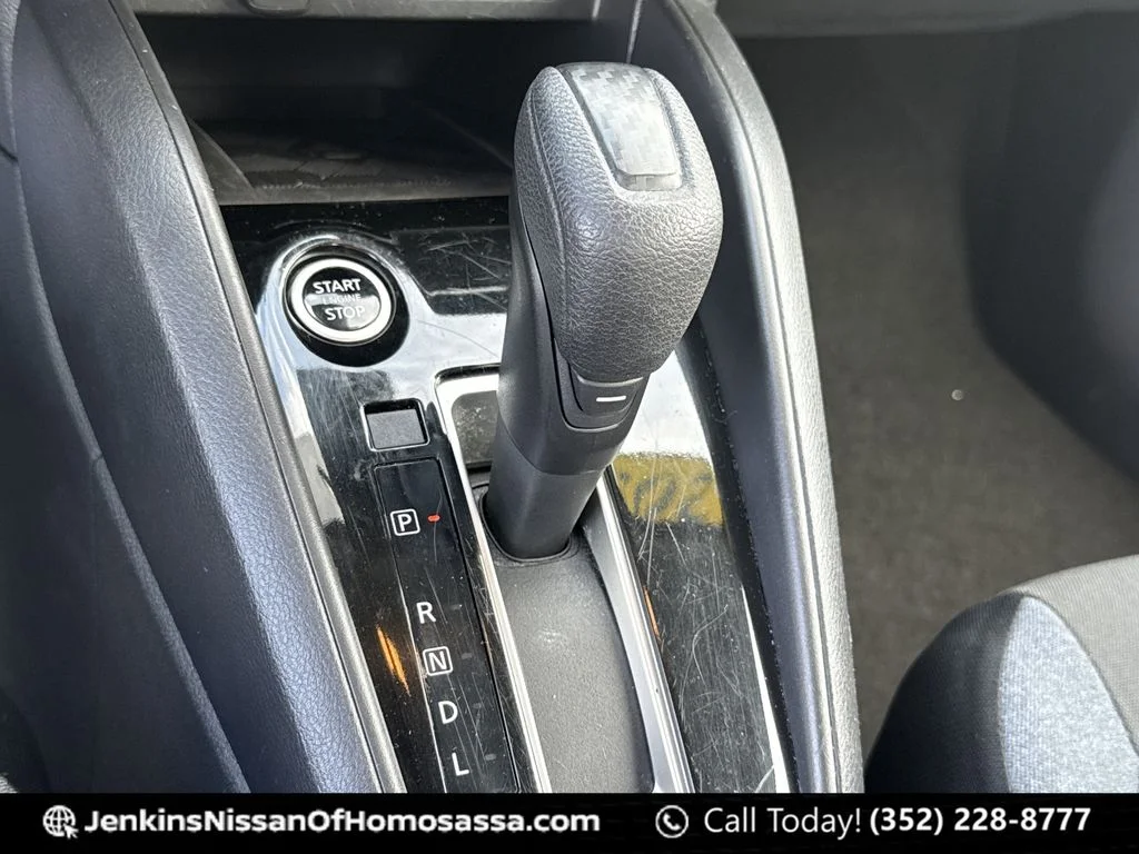 Used 2023 Silver Nissan 1.6 SV image 37