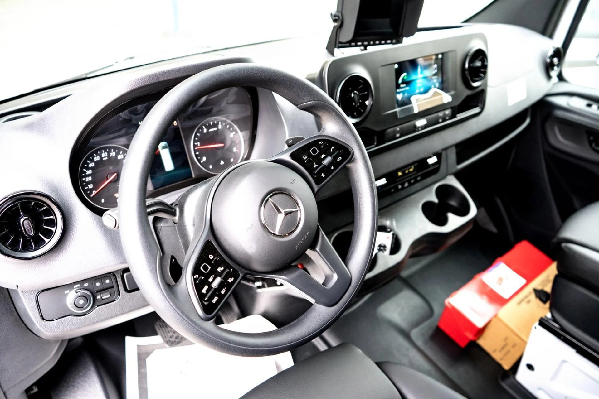 New 2024 Arctic White Mercedes-Benz Cab Chassis 170 WB image 13