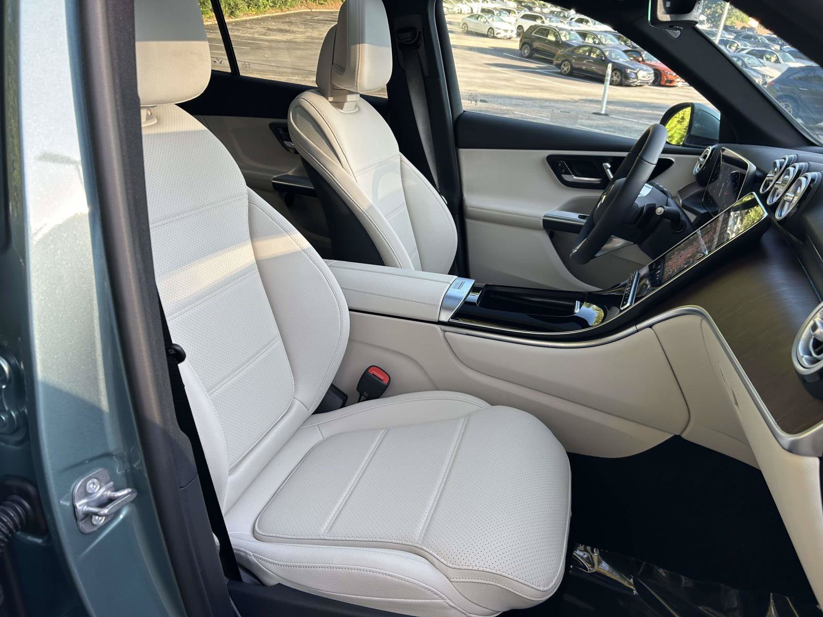 New 2027 Verde Silver Metallic Mercedes-Benz GLC 300 SUV image 44