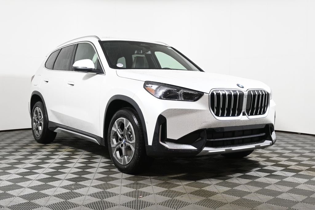 New 2026 White Metallic BMW xDrive28i image 9