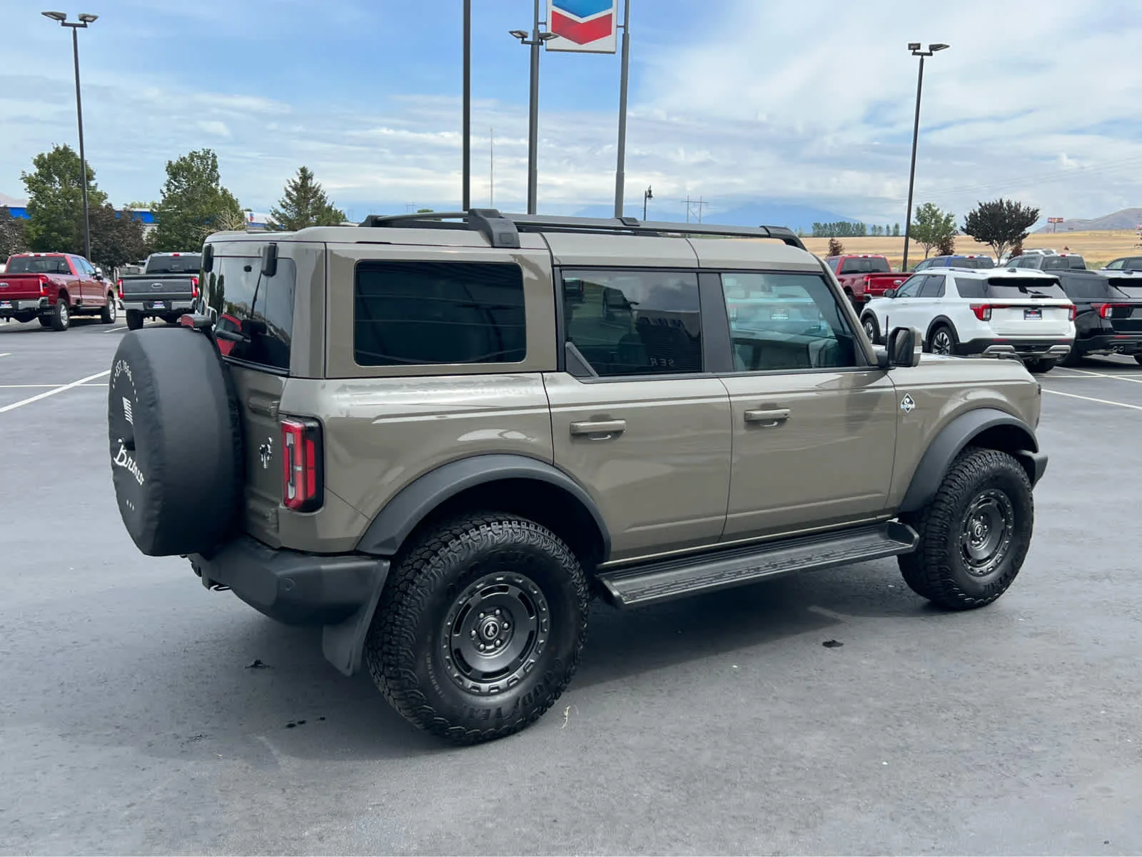 Used 2025 Gray Ford Outer Banks image 7