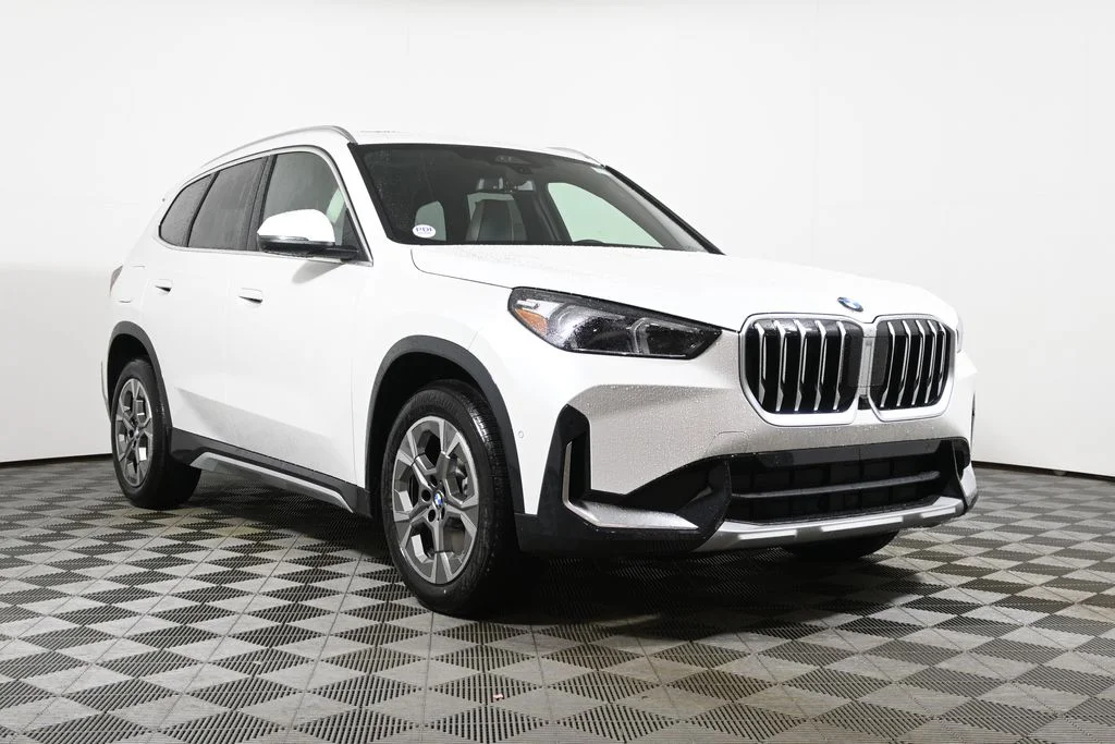 New 2026 White BMW xDrive28i image 9