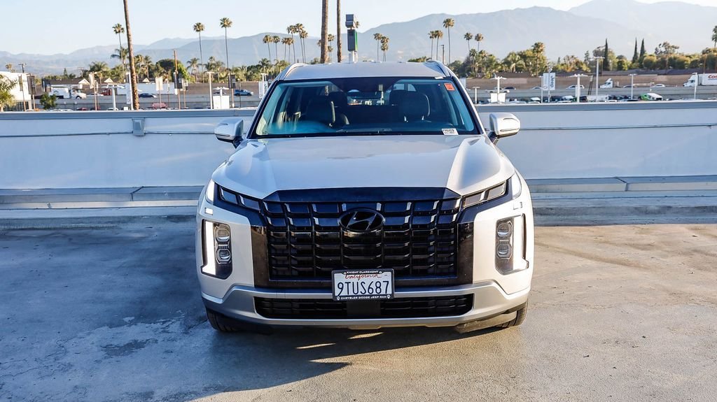 Used 2025 Silver Hyundai SEL image 3
