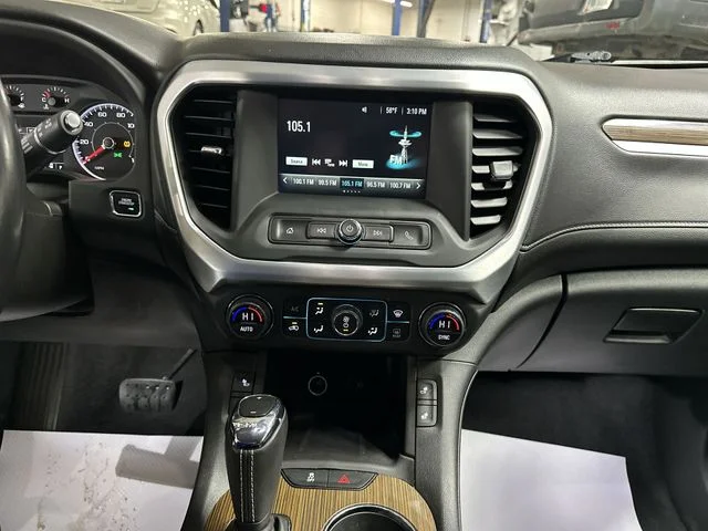 Used 2019 Gray GMC SLE-2 image 14