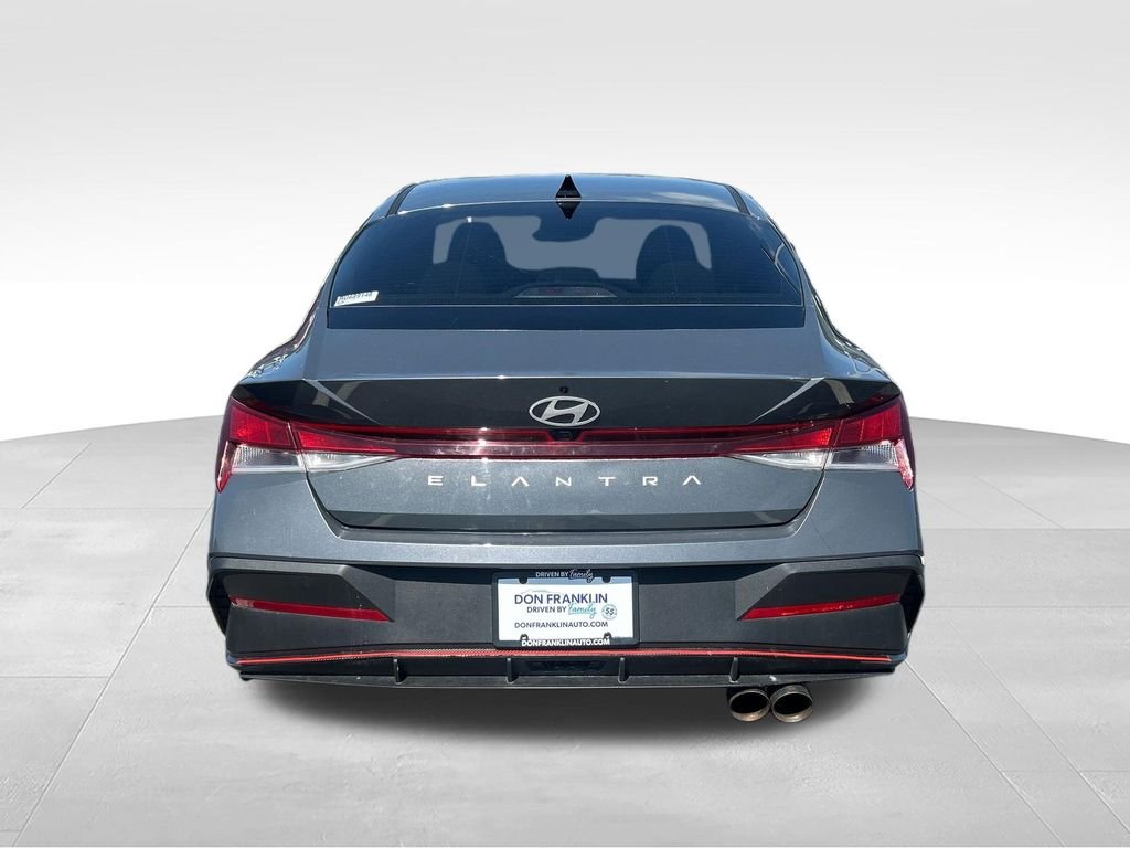 Used 2024 Gray Hyundai SEL image 4