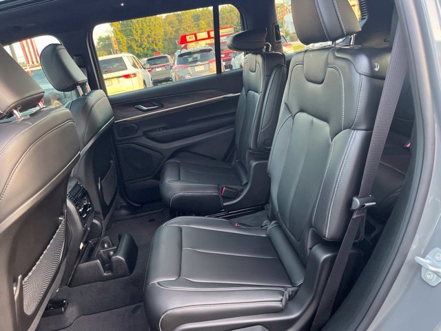 Used 2027 Gray Jeep Limited image 14