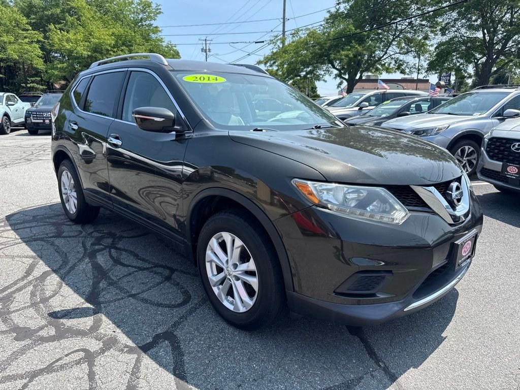 Used 2014 Black Nissan SV image 3